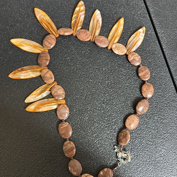 Vintage Gemstone Natural Stone Shell Fall Statement Necklace - Picture 6 of 8